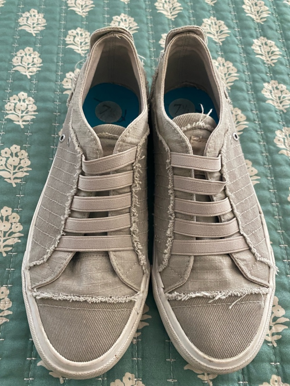 Casual Slip-On Women's Sneakers in Light Gray